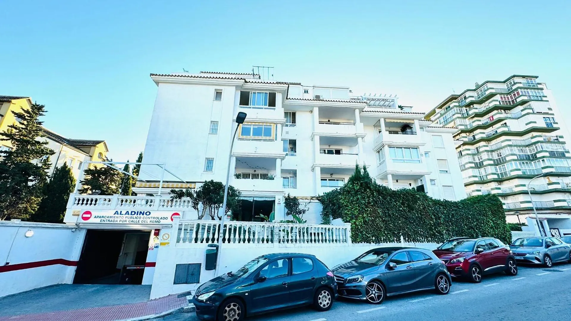 Carihuela Playa Los Nidos 1 トレモリノス