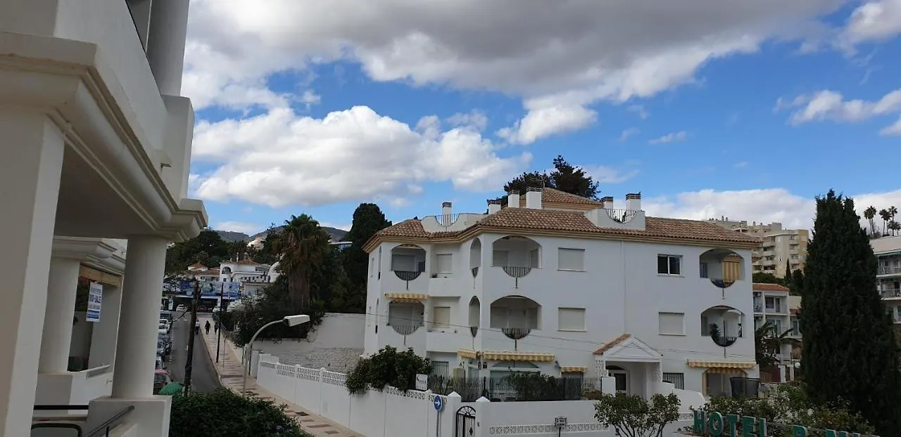 Carihuela Playa Los Nidos 1 トレモリノス